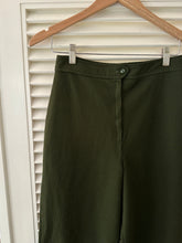 Load image into Gallery viewer, Vintage Ribbed Olive Green Pants
