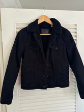 Load image into Gallery viewer, Black Levi’s Sherpa Denim Jacket
