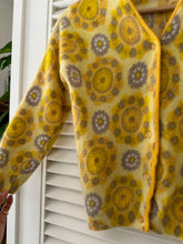 Load image into Gallery viewer, Vintage Flower Cardigan
